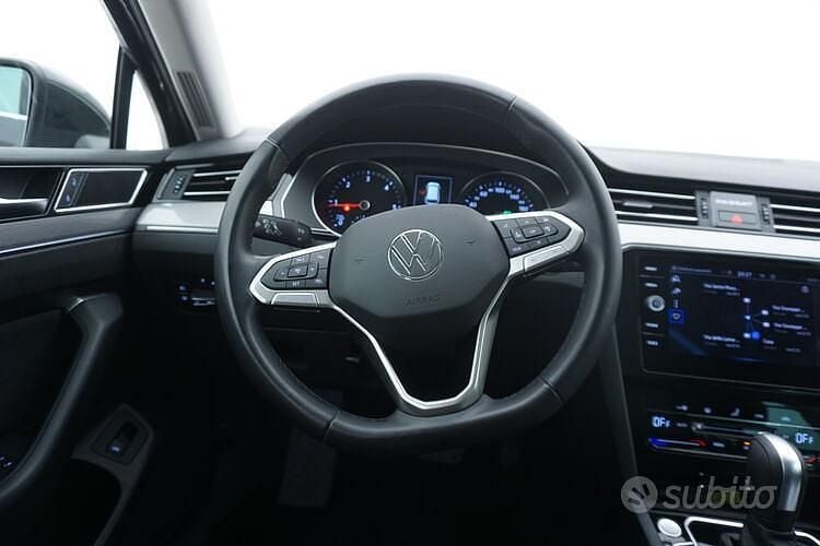 Usata VW Passat Business 150 CV (110 kW) 2022 Grigio Station wagon