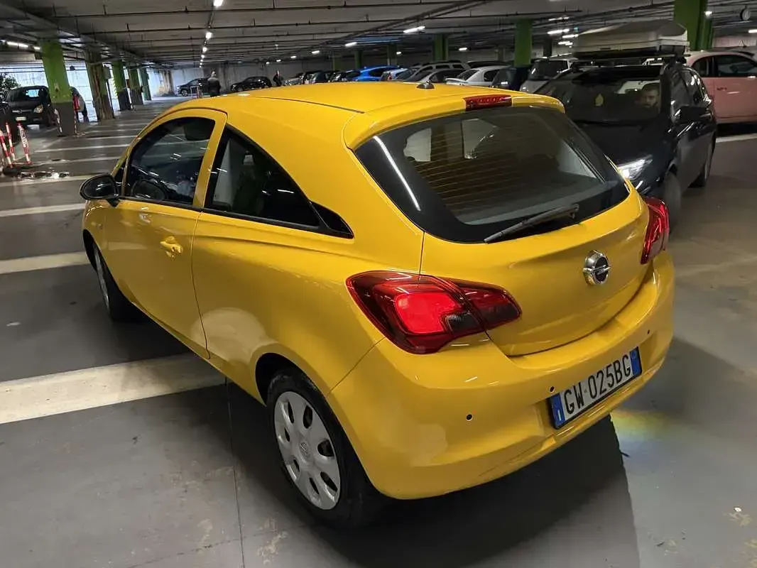 Usata Opel Adam 90 CV (66 kW) 2017 Utilitaria