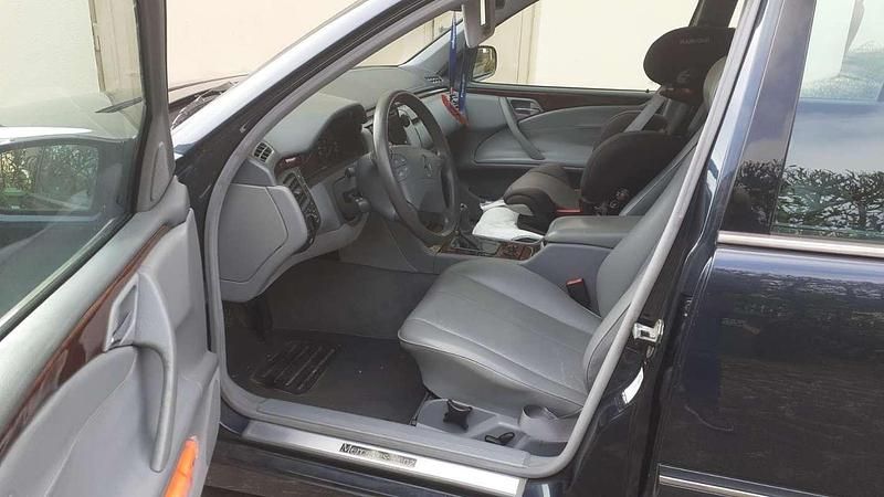 Begagnad Mercedes E200 Elegance 186 HK (136 kW) 2000 Sedan