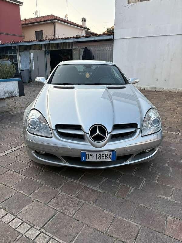 Usata Mercedes SLK200 163 CV (119 kW) 2007 Grigio Cabrio
