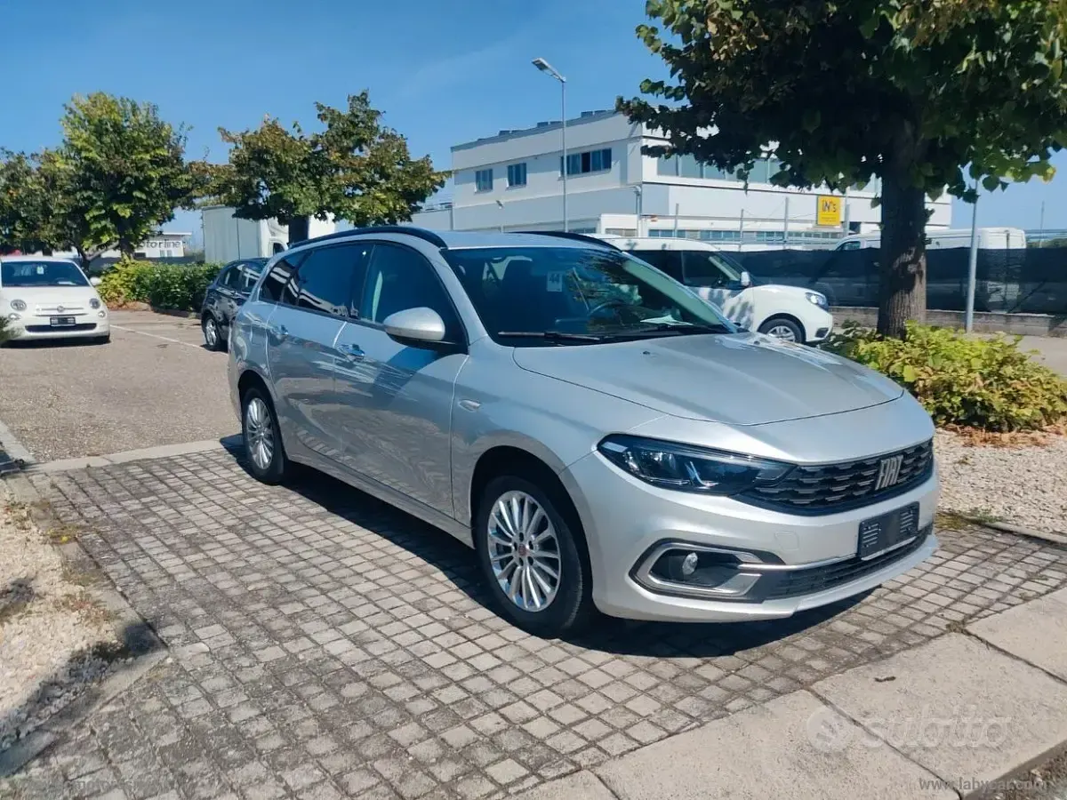 Usata Fiat Tipo Life 100 CV (73 kW) 2021 Argento metalizzato Station wagon