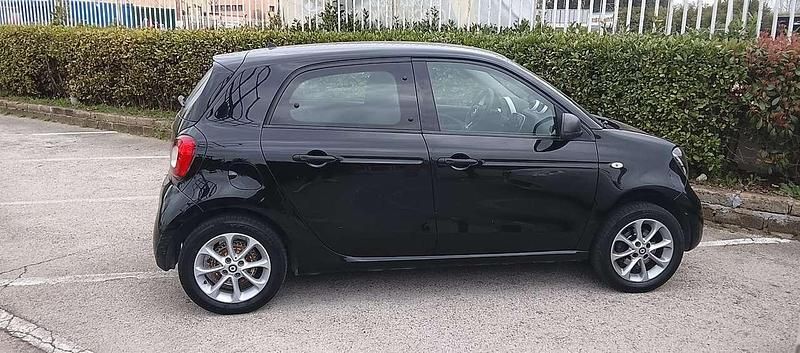 Usata Smart ForFour Passion 71 CV (52 kW) 2018 Nero Utilitaria