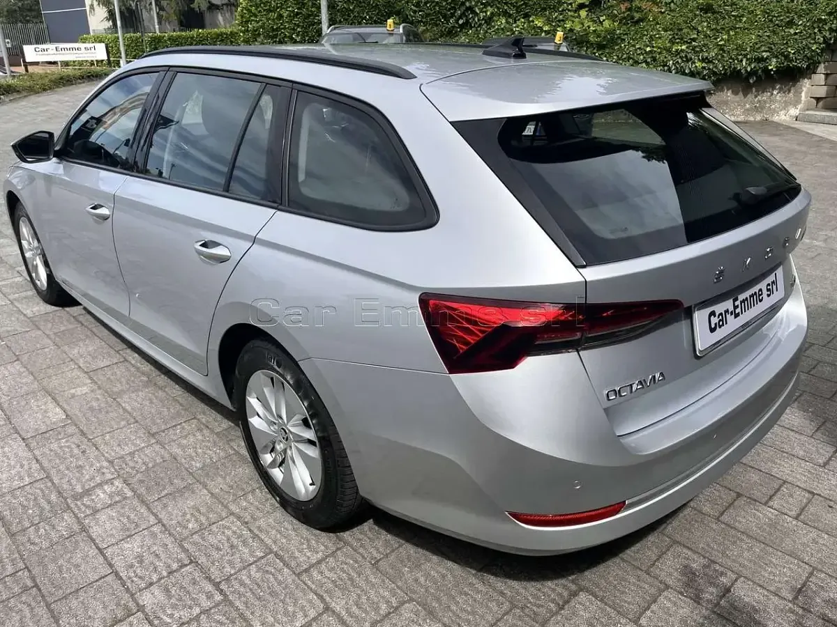 Usata Skoda Octavia Executive 150 CV (110 kW) 2022 Grigio Station wagon