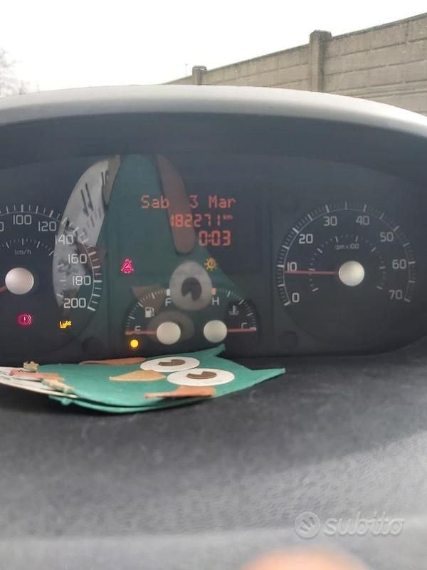 Usata Fiat Idea Dynamic 95 CV (69 kW) 2007 Grigio Monovolume