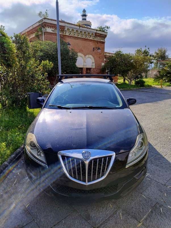 Nero Usata 2010 Lancia Delta Tre volumi | 2000 € (Super prezzo) - Immagine 1/4
