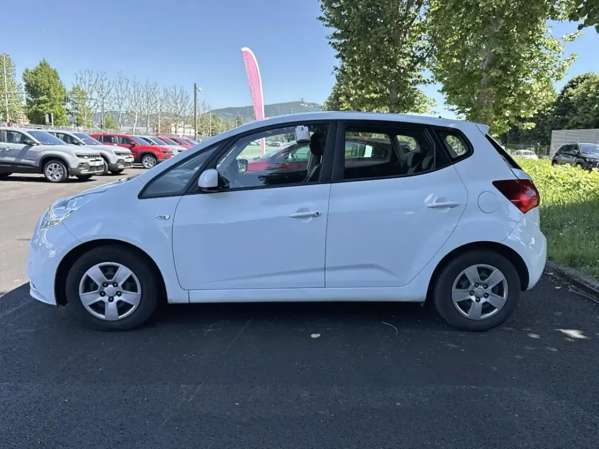 Usado Kia Venga Active 90 CV (66 kW) 2018 Blanco Utilitario