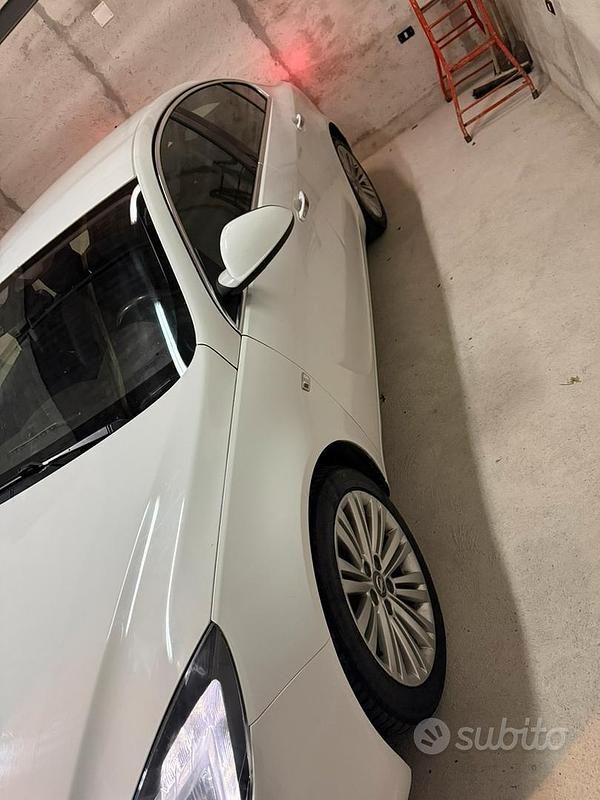 Usata Opel Insignia 2012 Bianco Berlina