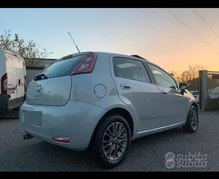 Usata Fiat Punto Pop 77 CV (56 kW) 2012 Utilitaria