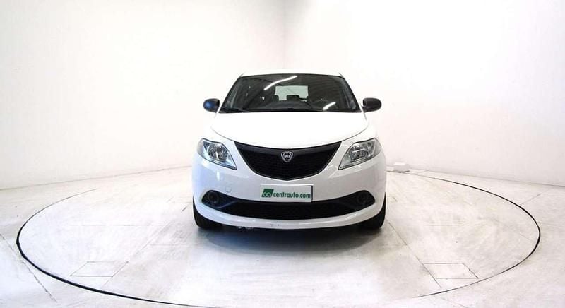 Usata Lancia Ypsilon 69 CV (50 kW) 2020 Bianco Utilitaria