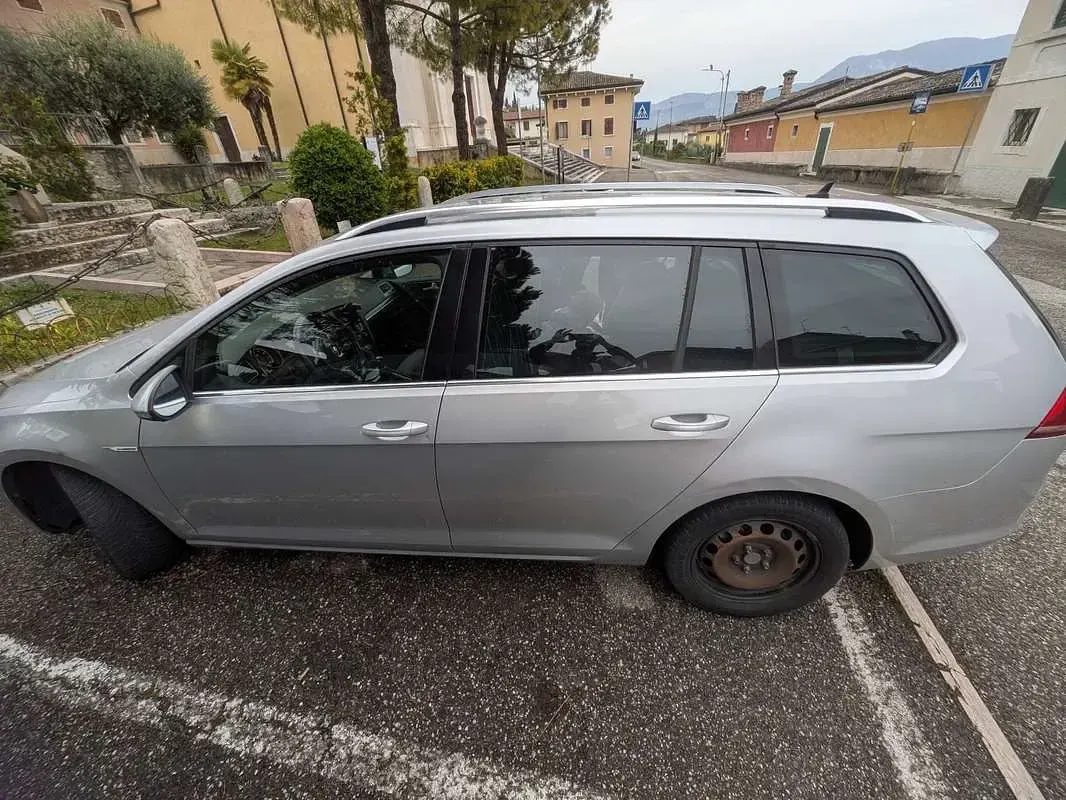 Usata VW Golf VII Highline 110 CV (80 kW) 2016 Station wagon