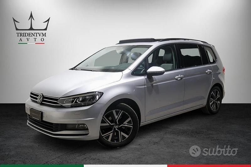 Usata VW Touran Executive 150 CV (110 kW) 2023 Argento Monovolume