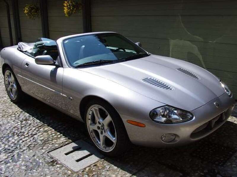 Usato 2000 Jaguar XKR 4.0 Benzin 363 CV (39.999 €)