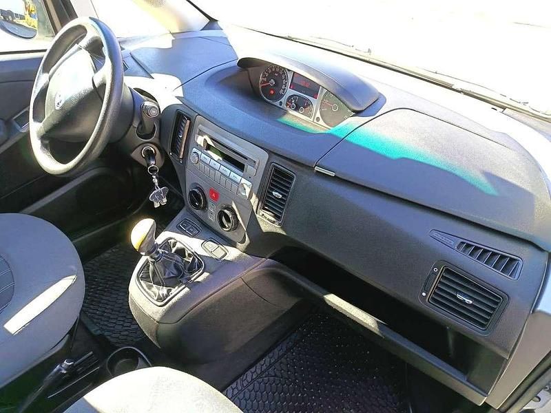 Usata Lancia Musa 77 CV (56 kW) 2012 Monovolume