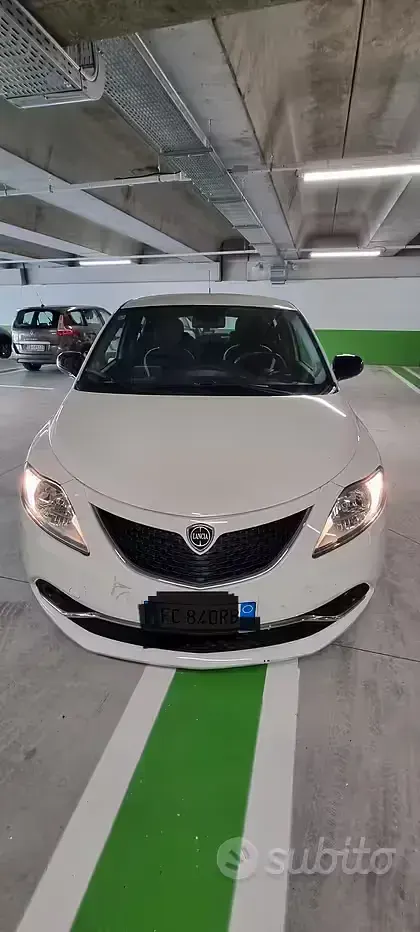 Usata Lancia Ypsilon 60 CV (44 kW) 2016 Bianco Utilitaria