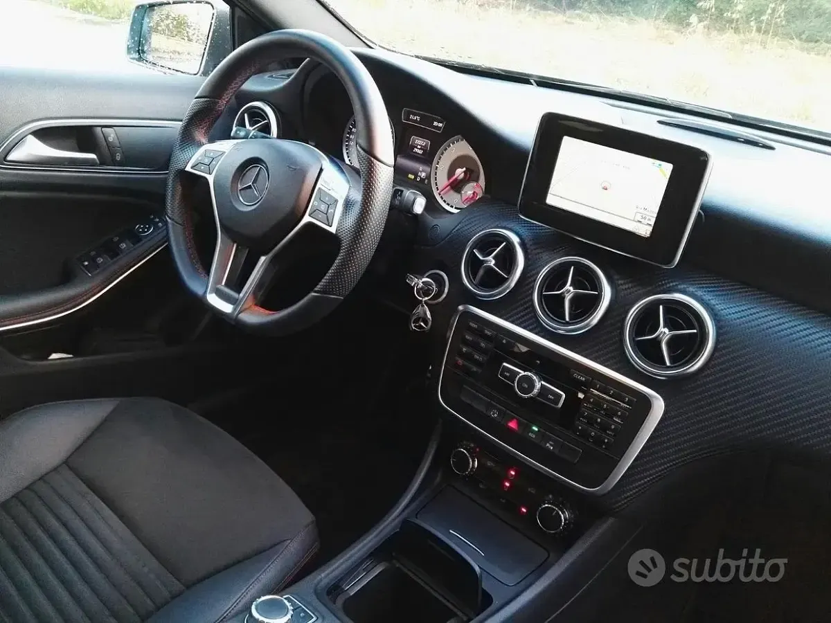 Usata Mercedes 180 AMG 109 CV (80 kW) 2015 Berlina