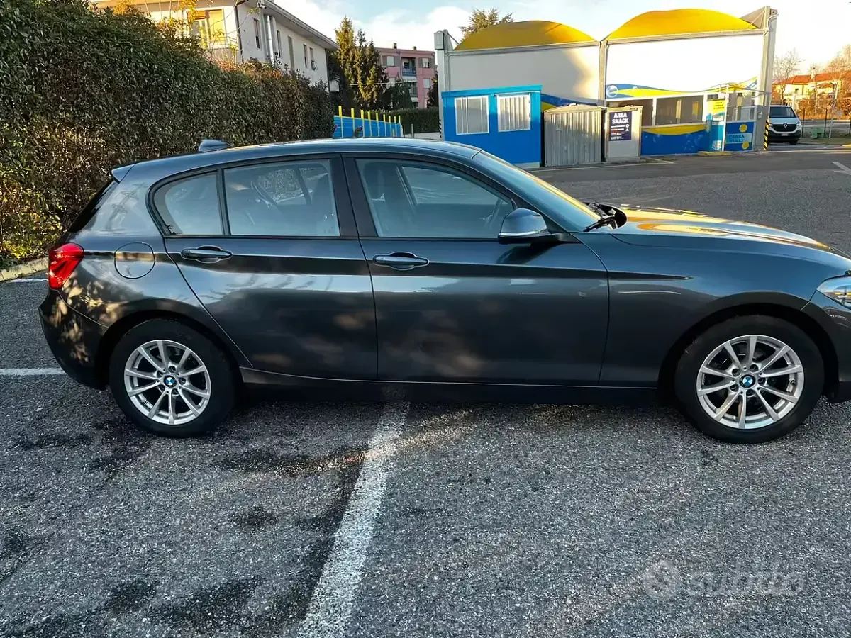 Usata BMW 116 116 CV (85 kW) 2018 Grigio Utilitaria