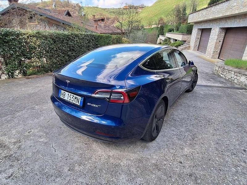 Usata Tesla Model 3 Standard Range 88 kW (120 CV) 2019 Blu/azzurro Berlina