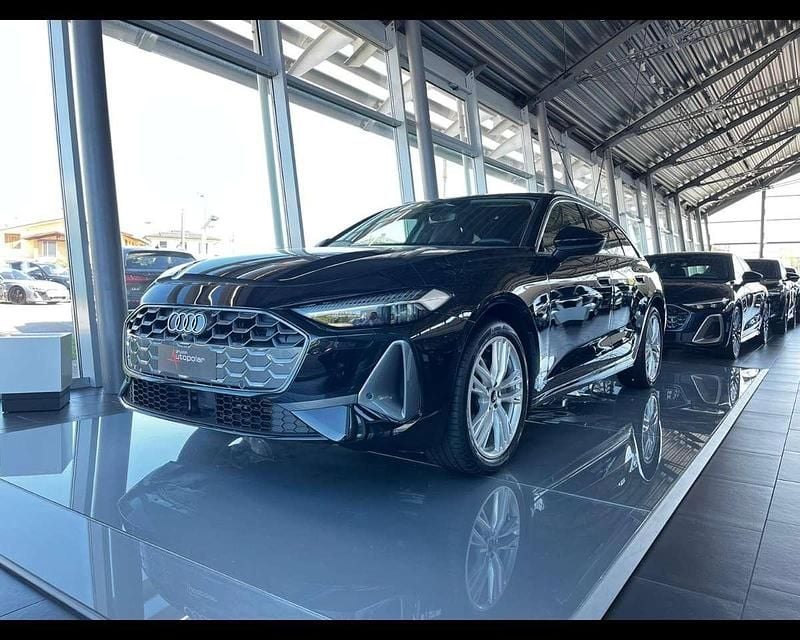 Nero mito metallizzato Nuova 2025 Audi A5 Advanced Coupé | 56.900 € (Buon prezzo) - Immagine 1/4