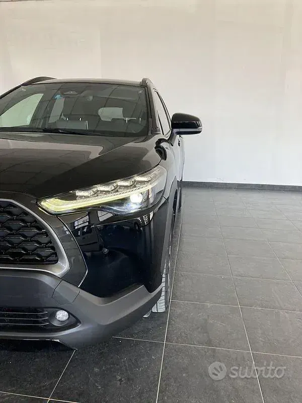 Usata Toyota Corolla Cross Trend 197 CV (144 kW) 2022 Nero SUV