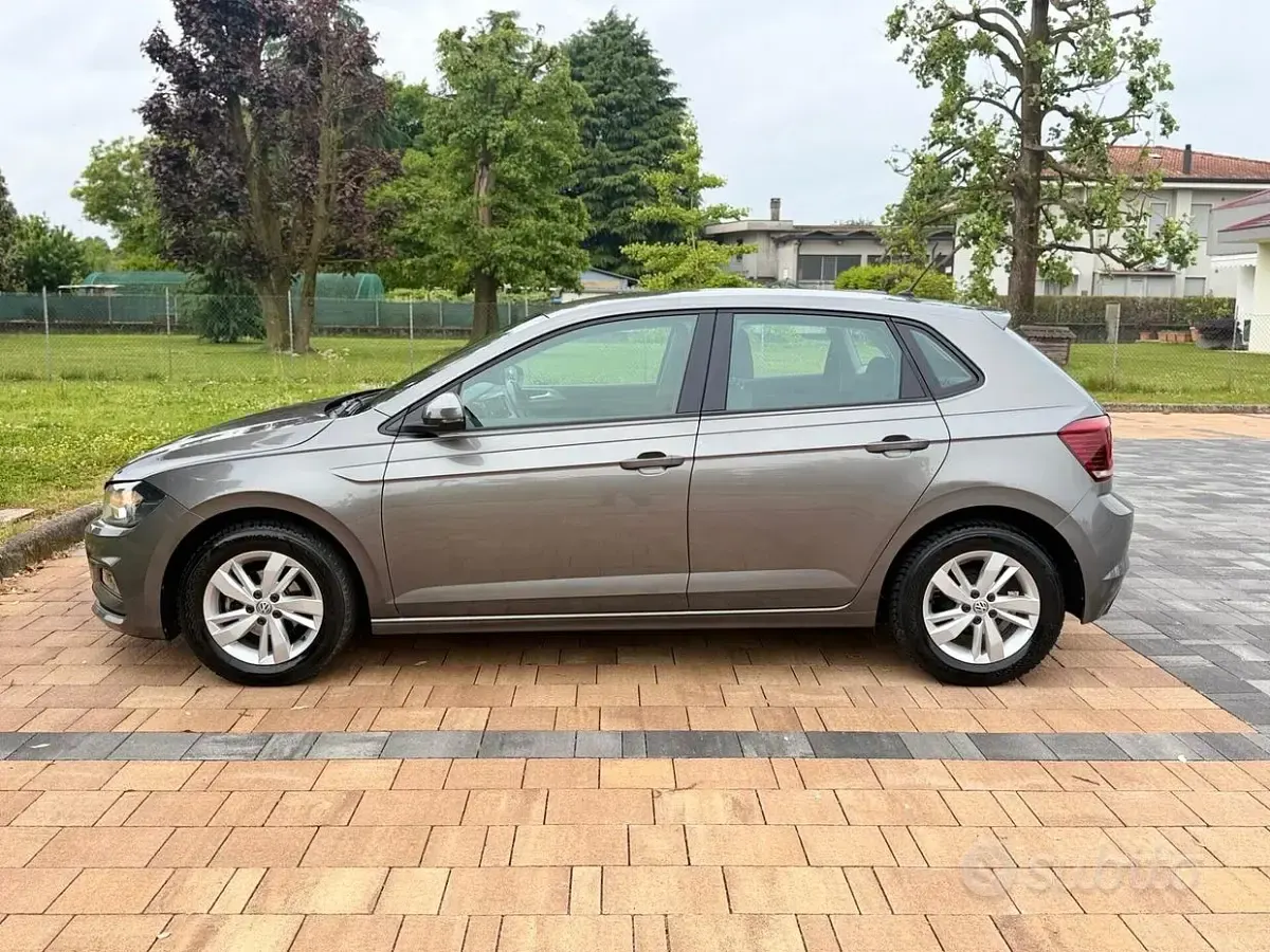 Usata VW Polo Sport 80 CV (58 kW) 2019 Grigio Utilitaria