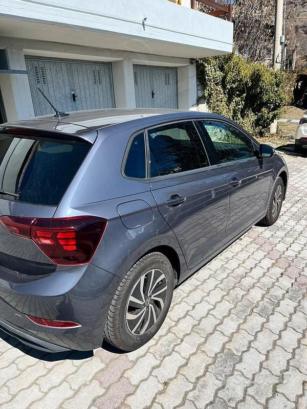 Usata VW Polo Life 95 CV (69 kW) 2023 Grigio Utilitaria
