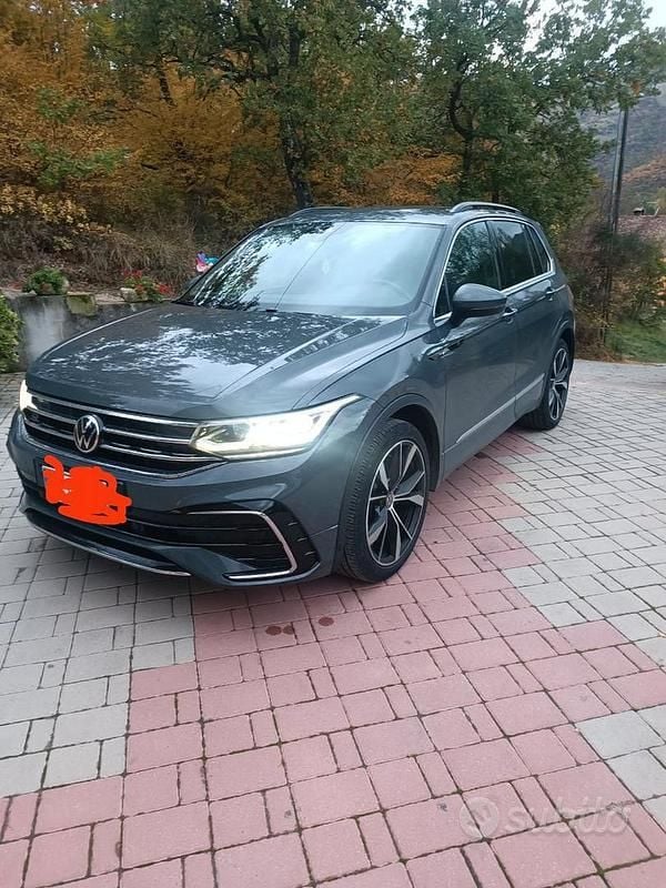 Usata VW Tiguan R-line 150 CV (110 kW) 2021 Grigio SUV