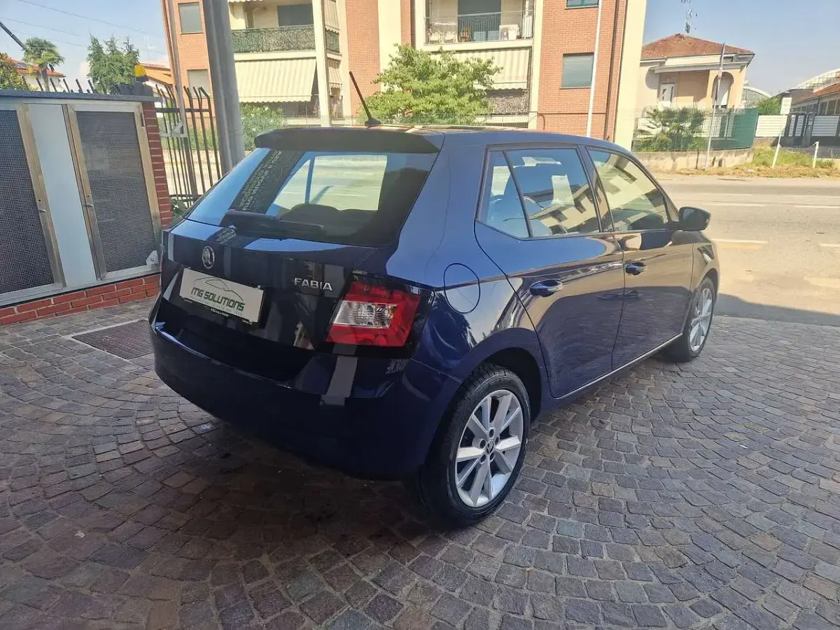 Usata Skoda Fabia Design Edition 60 CV (44 kW) 2018 Blu/azzurro Berlina