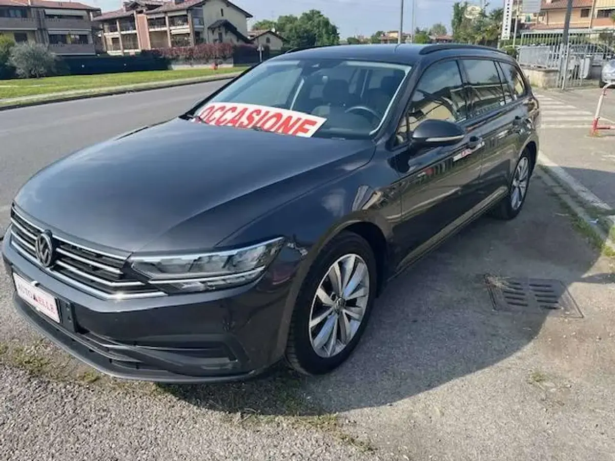 Usata VW Passat 120 CV (88 kW) 2020 Grigio Station wagon