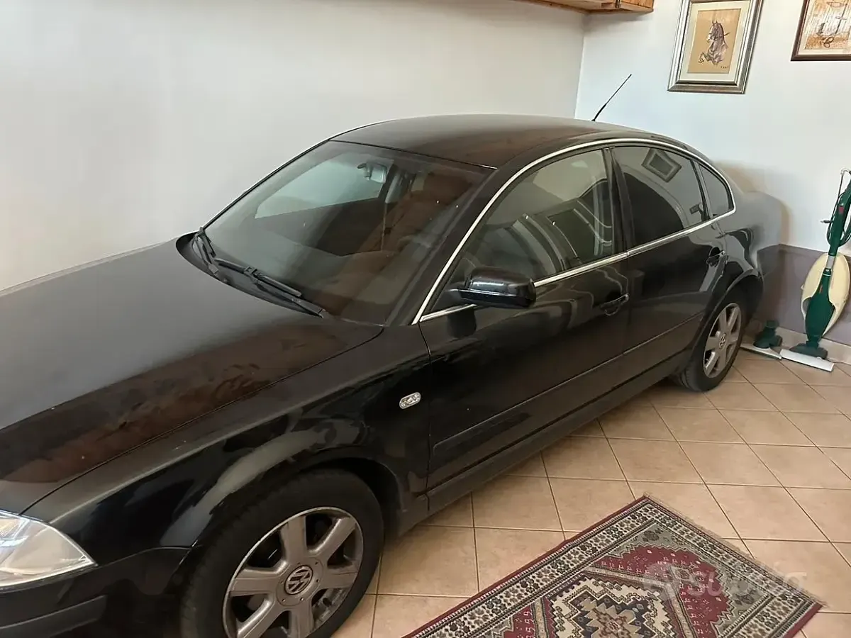 Usata VW Passat 130 CV (95 kW) 2002 Nero Berlina