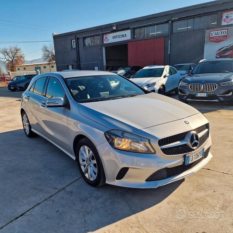 Usata Mercedes A200 Premium 136 CV (100 kW) 2017 Grigio Berlina