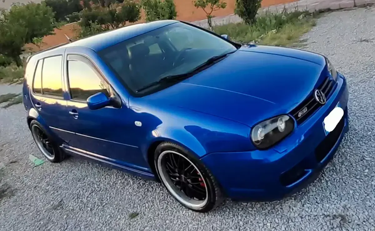 Usata VW Golf IV Comfortline 116 CV (85 kW) 2001 Bluazzurro Berlina