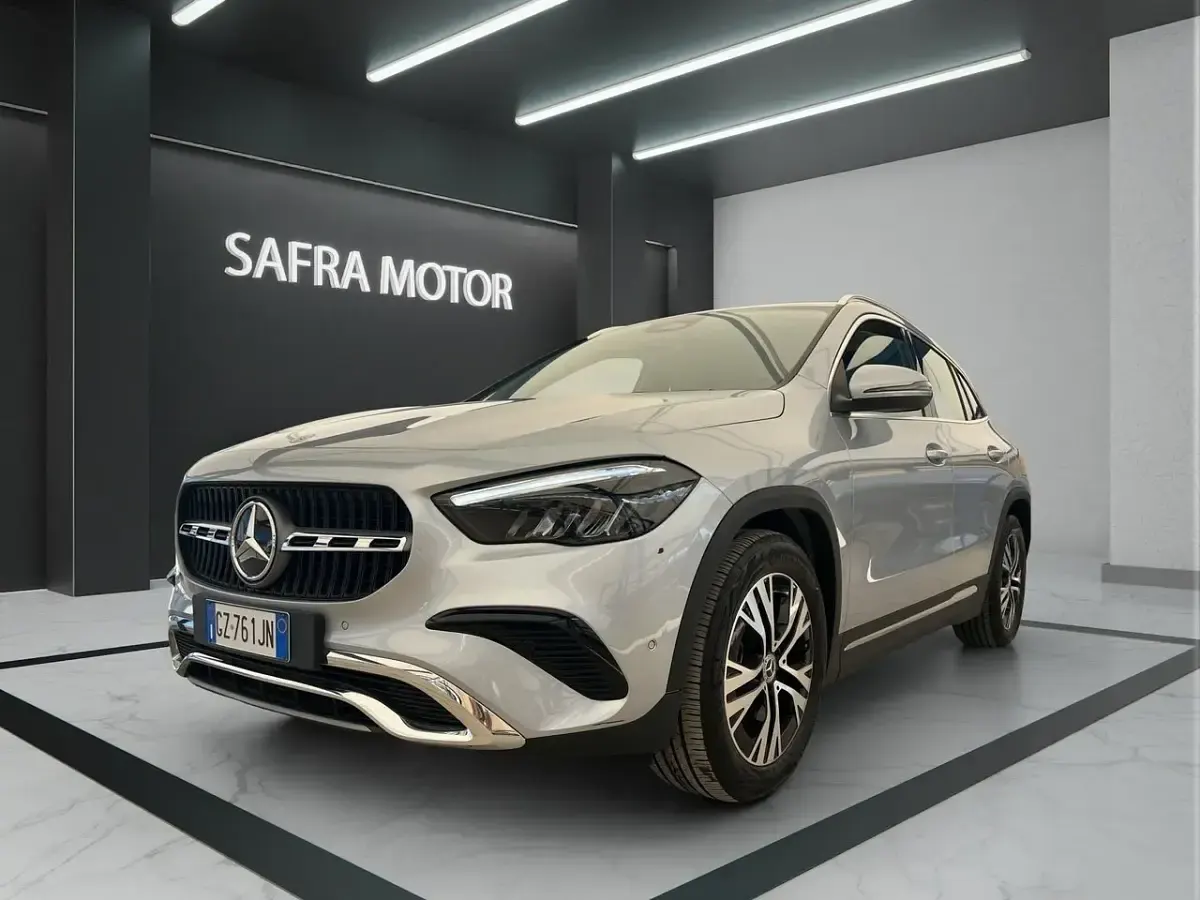 Usata Mercedes GLA180 Advanced 116 CV (85 kW) 2025 Argento high SUV
