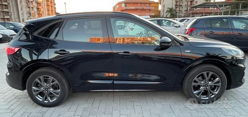 Usata Ford Kuga ST-Line 120 CV (88 kW) 2022 Nero SUV
