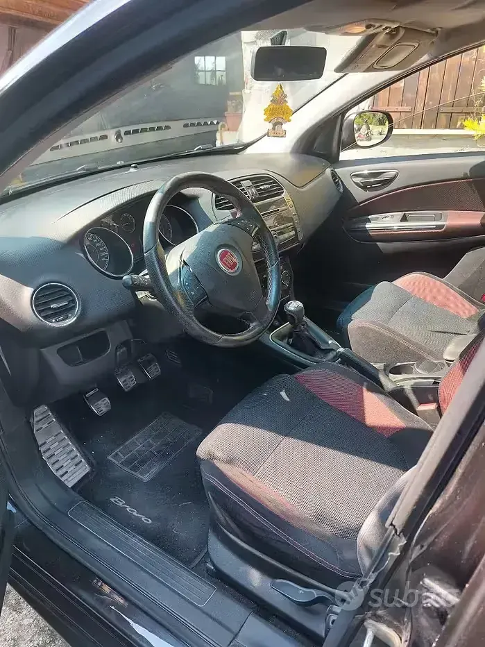 Usata Fiat Bravo 105 CV (77 kW) 2012 Nero Utilitaria