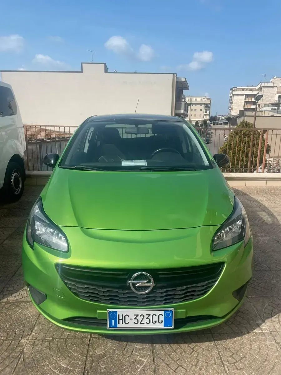 Usado Opel Corsa Eco 75 HP (55 kW) 2016 Verde Sedan