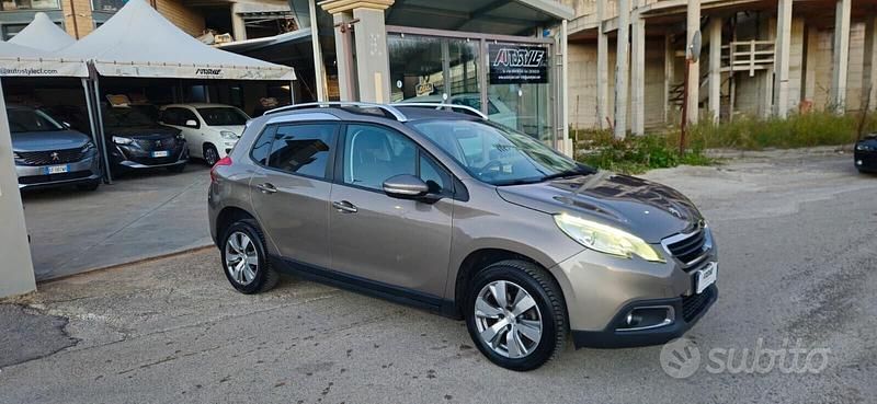 Usata Peugeot 2008 Allure 100 CV (73 kW) 2016 Beige SUV
