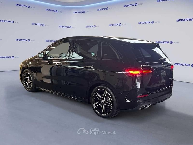 Usata Mercedes B200 AMG Line Premium 150 CV (110 kW) 2024 Nero Monovolume