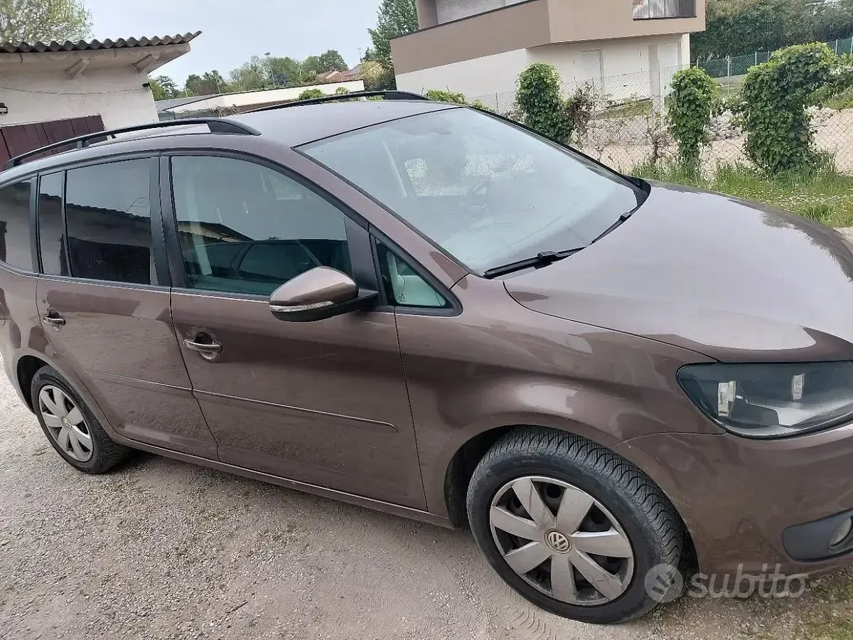 Usata VW Touran 102 CV (75 kW) 2013 Marrone Monovolume