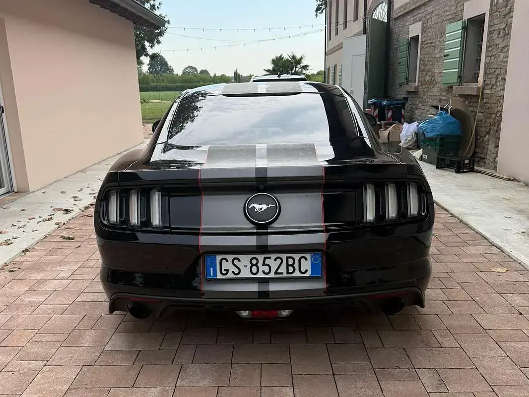 Usata Ford Mustang Fastback 317 CV (233 kW) 2016 Nero Coupé