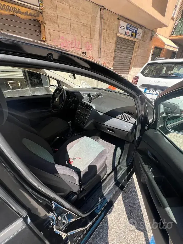 Usata Fiat Grande Punto 65 CV (47 kW) 2009 Nero Utilitaria
