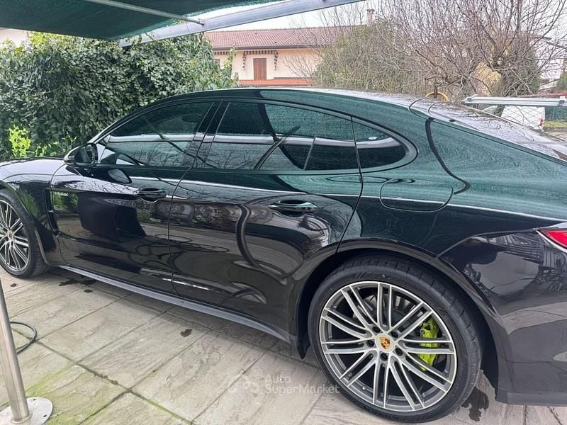 Usata Porsche Panamera 330 CV (242 kW) 2019 Nero Berlina