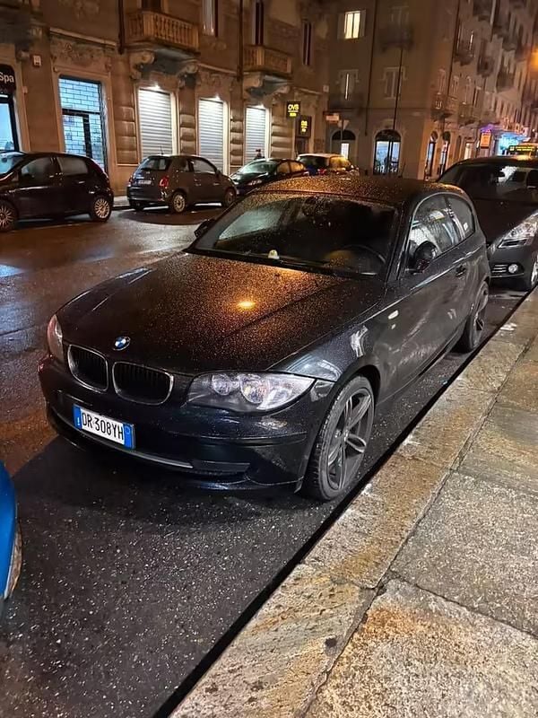 Usata BMW 118 143 CV (105 kW) 2007 Nero Utilitaria