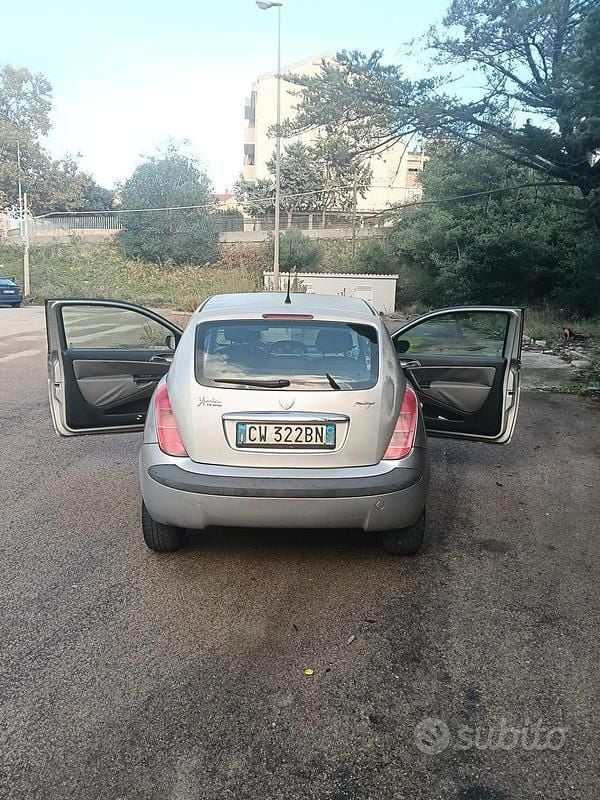 Usata Lancia Ypsilon 69 CV (50 kW) 2005 Grigio Utilitaria