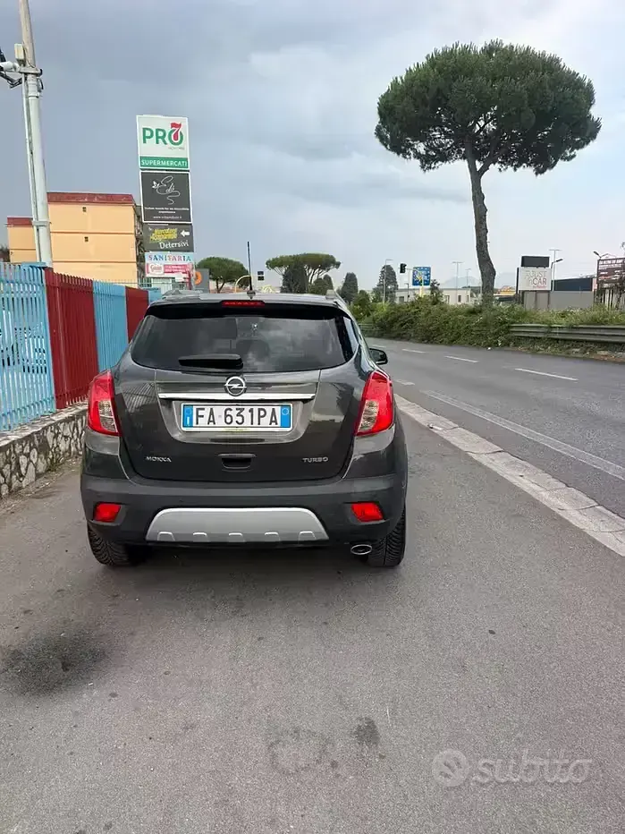 Usata Opel Mokka 140 CV (102 kW) 2015 Nero SUV