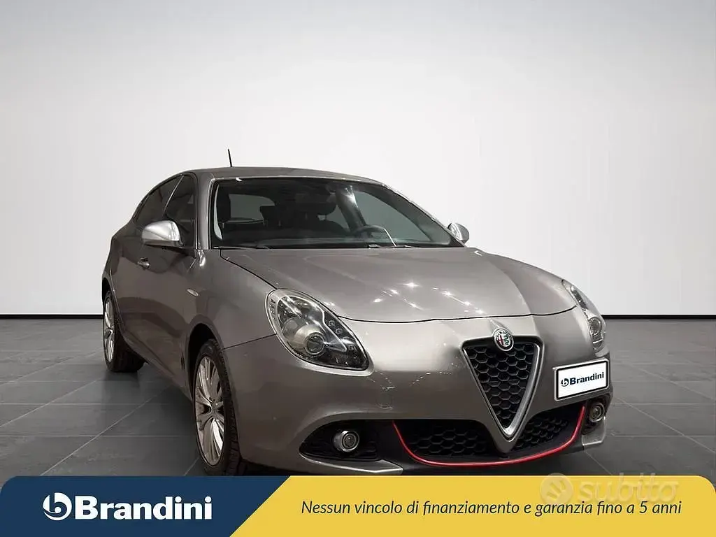 Usata Alfa Romeo Giulietta Super 120 CV (88 kW) 2017 Grigio Utilitaria