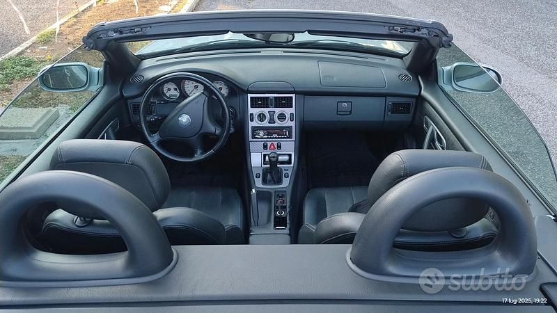 Usata Mercedes SLK200 163 CV (119 kW) 2001 Grigio Cabrio
