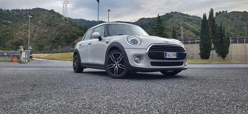 Usata 2019 Mini Cooper D Business Utilitaria | 12.800 € (Buon prezzo) - Immagine 1/4