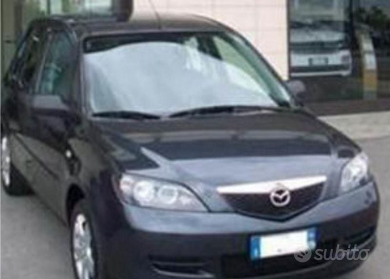 Usata Mazda 2 68 CV (50 kW) 2004 Grigio Berlina