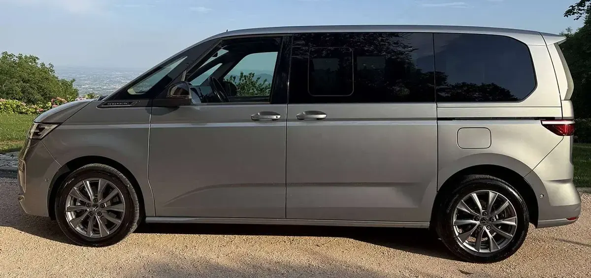Usata VW Multivan Energetic 150 CV (110 kW) 2023 Grigio Monovolume