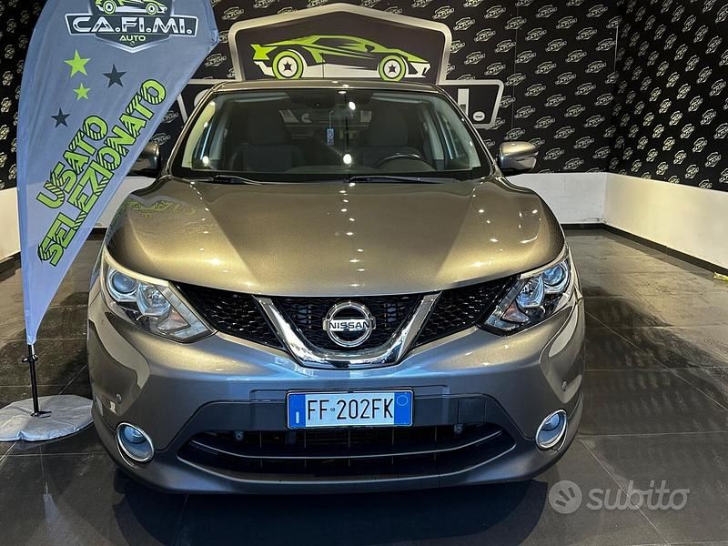 Usata Nissan Qashqai Acenta 110 CV (80 kW) 2016 Grigio SUV